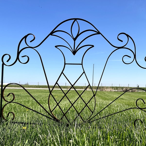 Wrought Iron Pineapple Fence - Metal Garden Border Edging -  Rustic Yard Art  - Garden Flower Vine Trellis -Themed Ornate Yard Lawn Fencing