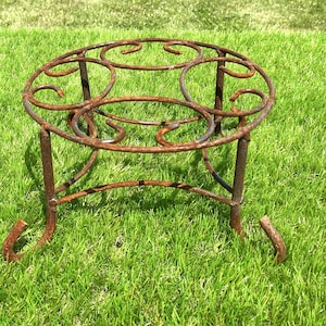Small Wrought Iron Plant Stand - Statue Riser - Pedestal - Outdoor Lawn and Garden Accessory - Decorative Planter Elevator - Floral Extender