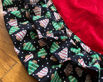 Handmade Ruffled Christmas Tree Skirt: Snack Cake Print, Velvet Backing