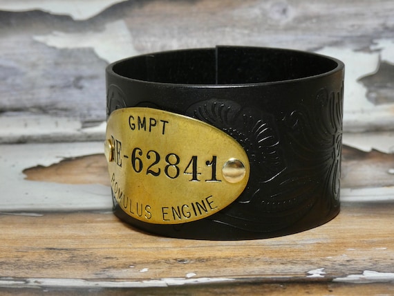Leather Cuff Bracelet Vintage GM Brass Tag #62841… - image 4