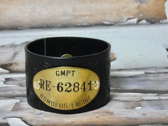 Leather Cuff Bracelet Vintage GM Brass Tag #62841… - image 2