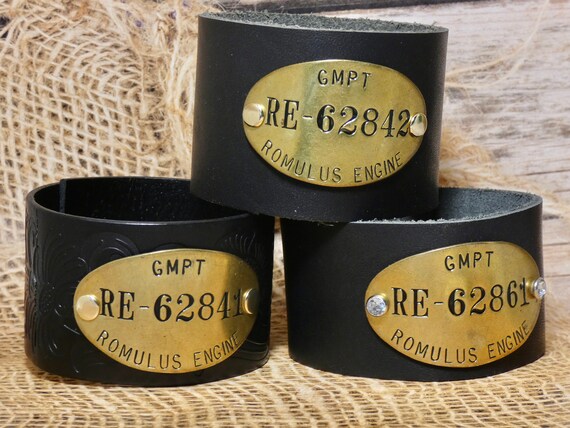 Leather Cuff Bracelet Vintage GM Brass Tag #62841… - image 8