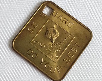 Vintage Be Square Cub Scouts Metal Token - Do Your Best - Retro Boy Scouts of America Charm Pendant --- Lost Trinket Nostalgic Jewelry Decor