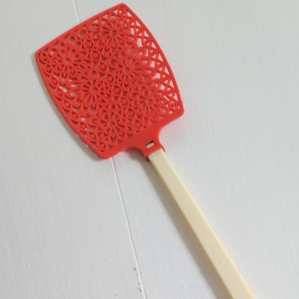 Vintage Groovy Orange Floral Long Fly Swatter --- Retro Patio Backyard Outdoors Home Decor --- 1960s 1970s Colorful Unique Summer Vibes