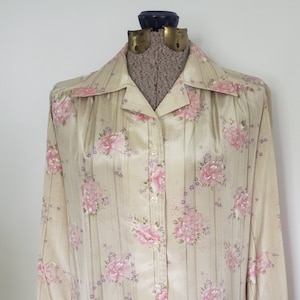 Vintage Regency Pink Flowers Print Butterfly Collar Button Down Shirt with Matching Sash -- Retro 1970s Fun Garden Women&#39;s Fashion Clothing