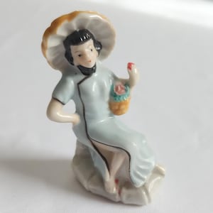 Vintage Woman in Cheongsam Dress Ceramic Figurine --- Retro Chinese Traditional Clothing Figure --- Asian Style Home Decor Antique Lady