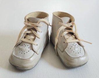 Vintage White Leather Baby Sneakers --- Retro Cute Little Baby Doll Shoes --- Mid-Century Nursery Decor Christening Baptism Baby Shoes