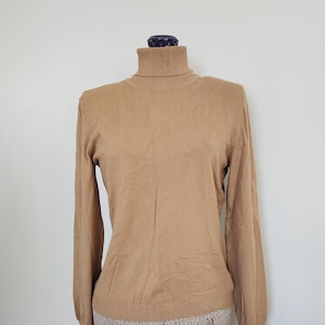 Vintage Nine West Milky Coffee Brown Turtleneck Sweater --- Retro 1990s Simple Fitted Timeless Women&#39;s Clothing --- Winter Knitwear Shirt