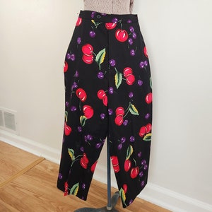 Vintage Briggs Petite Cherry Fruit Crop Trouser Pants -- Retro 1990s 2000s Funky Print Women&#39;s Clothing - Y2K Rockabilly Mid Century Fashion