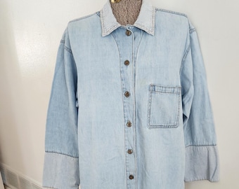 Vintage CMC By Color Me Cotton Light Wash Soft Denim Blouse with Striped Collar & Cuffs --- Retro 1980s 1990s Style Women's Clothing