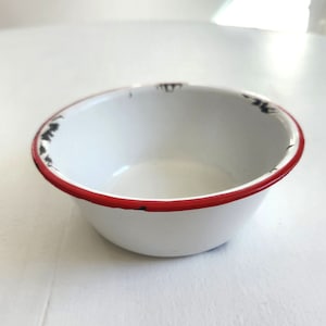 Vintage White & Red Enamel Bowl --- Antique Farmhouse Enamelware Dish --- Weathered Worn Rustic Home Decor --- Charming Cottagecore Style