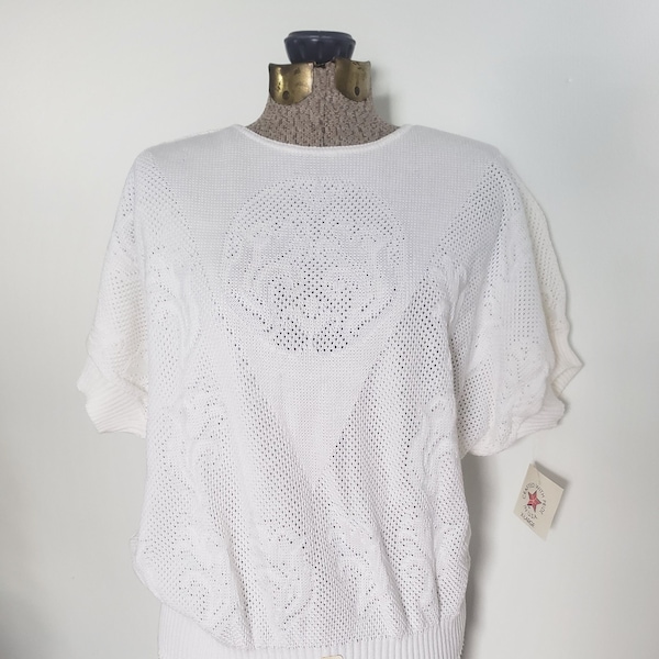 Vintage Keneth Too! White Ornate Woven Pattern Short Sleeve Sweater --- Retro 1980s Simple Knitwear Shirt Women's Clothing --- Elegant Style