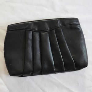 Vintage Holiday Fair Jet Bag Black Convertible Clutch --- Retro Simple Women&#39;s Purse Goth Girl Style Accessory --- 1980s Pleated Handbag