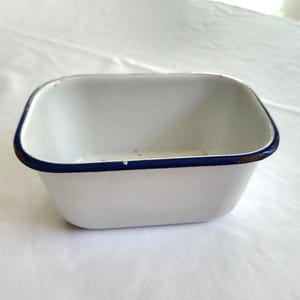 Vintage White & Blue Rectangular Enamel Container --- Antique Weathered Worn Enamelware Small Basin --- Rustic Farmhouse Kitchen Home Decor