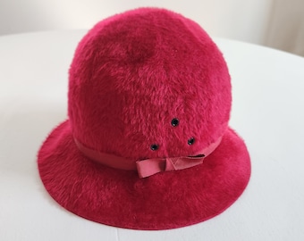 Vintage Red Fuzzy Betmar Mystere Bell Cloche Hat -- Retro 1950s 1960s Women's Winter Fashion Headwear Accessory -- Mid Century Flapper Style