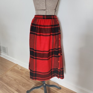 Vintage Red & Black Tartan Plaid Wool Skirt --- Retro Classic Fall Winter Fashion Women&#39;s Clothing --- Cozy Plus Size Maternity Clothes