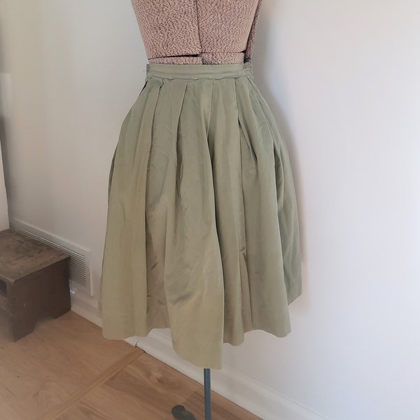 Vintage Simple Khaki Green Skirt --- Retro Petite Women's Junior's Clothing --- Cute 1950s 1960s Cute Essential Style --- Dyeable Clothing