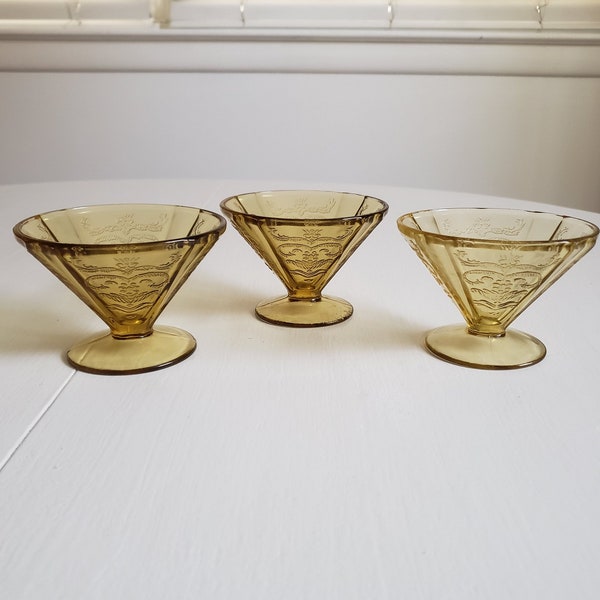 Vintage Light Yellow Glass Sherbet Ice Cream Sorbet Dishes - Set of Three - Retro Depression Glass Style Sherbet Dessert Serving Bowls