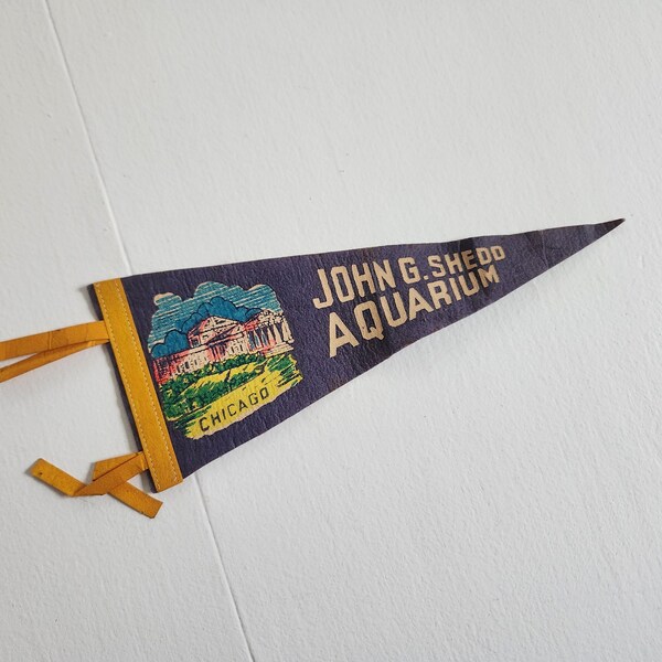 Vintage John G. Shedd Aquarium Mini Felt Pennant --- Retro Chicago Souvenir Flag --- Antique American Style Style Fun Aquatic Home Decor