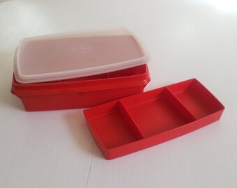 Boîte à compartiments vintage Tuppercraft Tupperware rouge avec plateau --- Rangement des repas de voyage style boîte à bento à lunch rétro--Organisation de loisirs