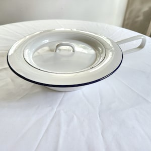 Vintage White Enamel Chamber Pot Long Handle Pan with Lid -- Antique Bed Coal Pan Unique Enamelware -- Charming Cottage Farmhouse Home Decor