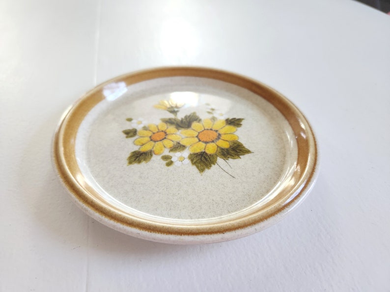 Vintage Mikasa Stone Manor Yellow Daisy Melissa Pattern Small Plate ONE PIECE Retro 1970s Daisy Flower Salad Dessert Dish 70s Cottage image 2