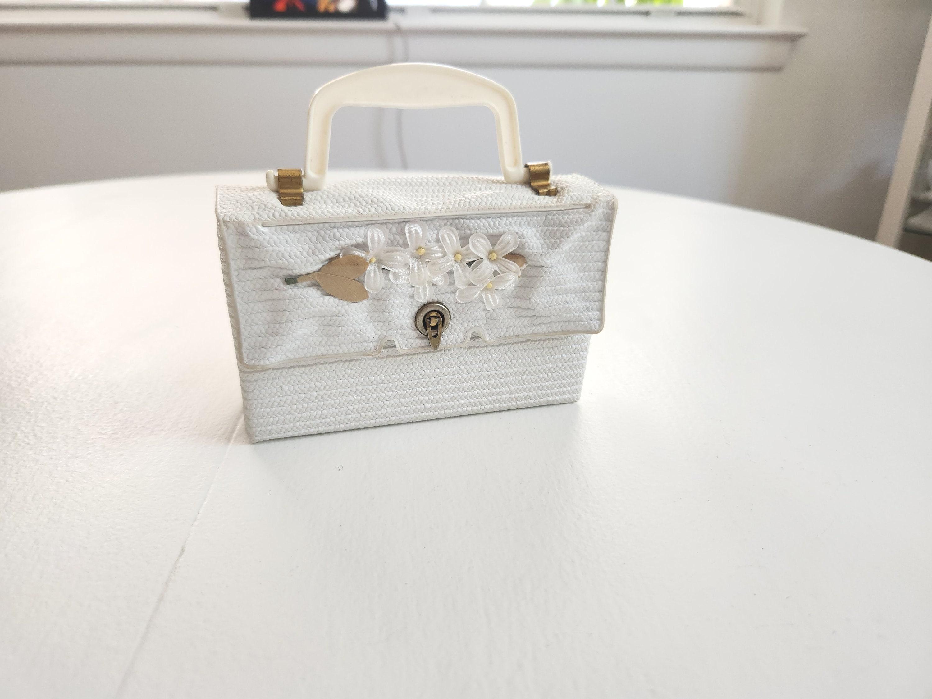 Vintage White Flowers Faux Wicker Vinyl Handbag --- Retro Small