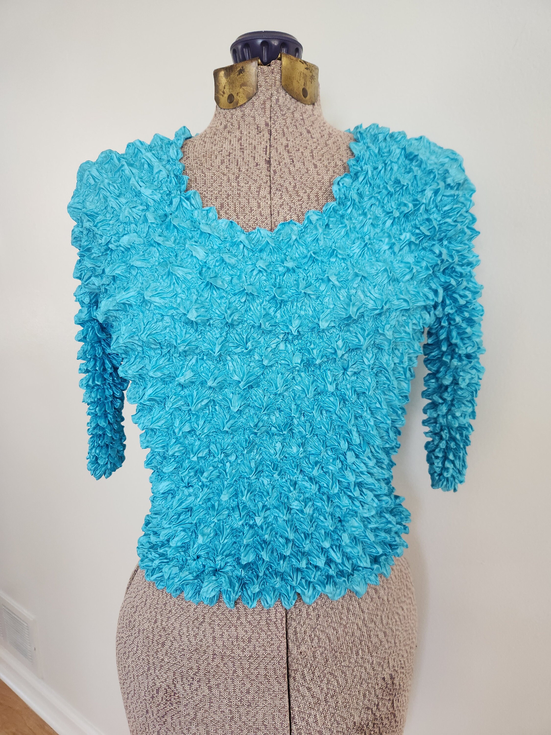 Vintage Aqua Blue Magic Scarf Scrunchy Fresh Popcorn Shirt