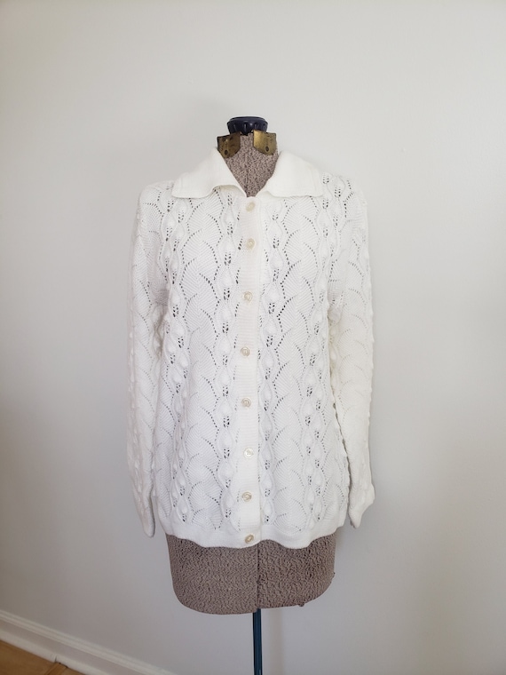 Vintage American Beauty Knit Wear White Collared C