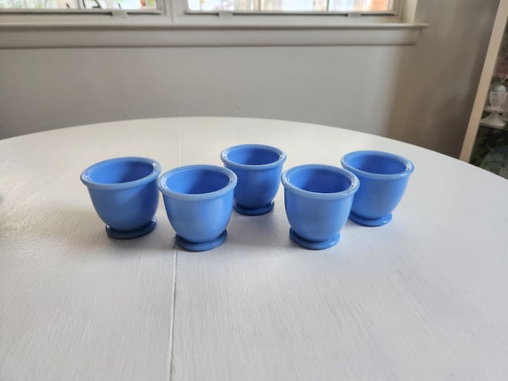 Vintage Periwinkle Blue Milk Glass Cups Set of Five Retro Pastel Colors  Custard Sherbet Little Dessert Egg Dishes Cottage Kitchen 