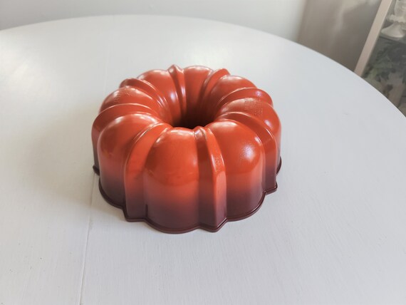 Nordic Ware Bundt Pan - Cut Crystal