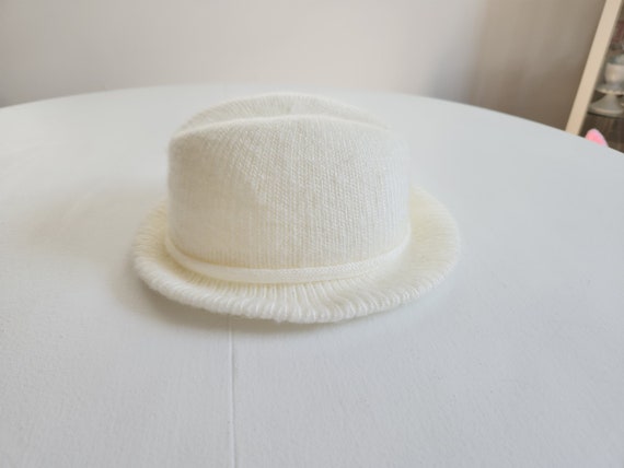Vintage Aris White Knit Acrylic Fedora Style Hat … - image 1
