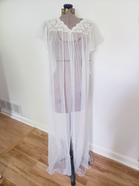 Vintage Gilead Sheer White Peignoir Robe with Lac… - image 1