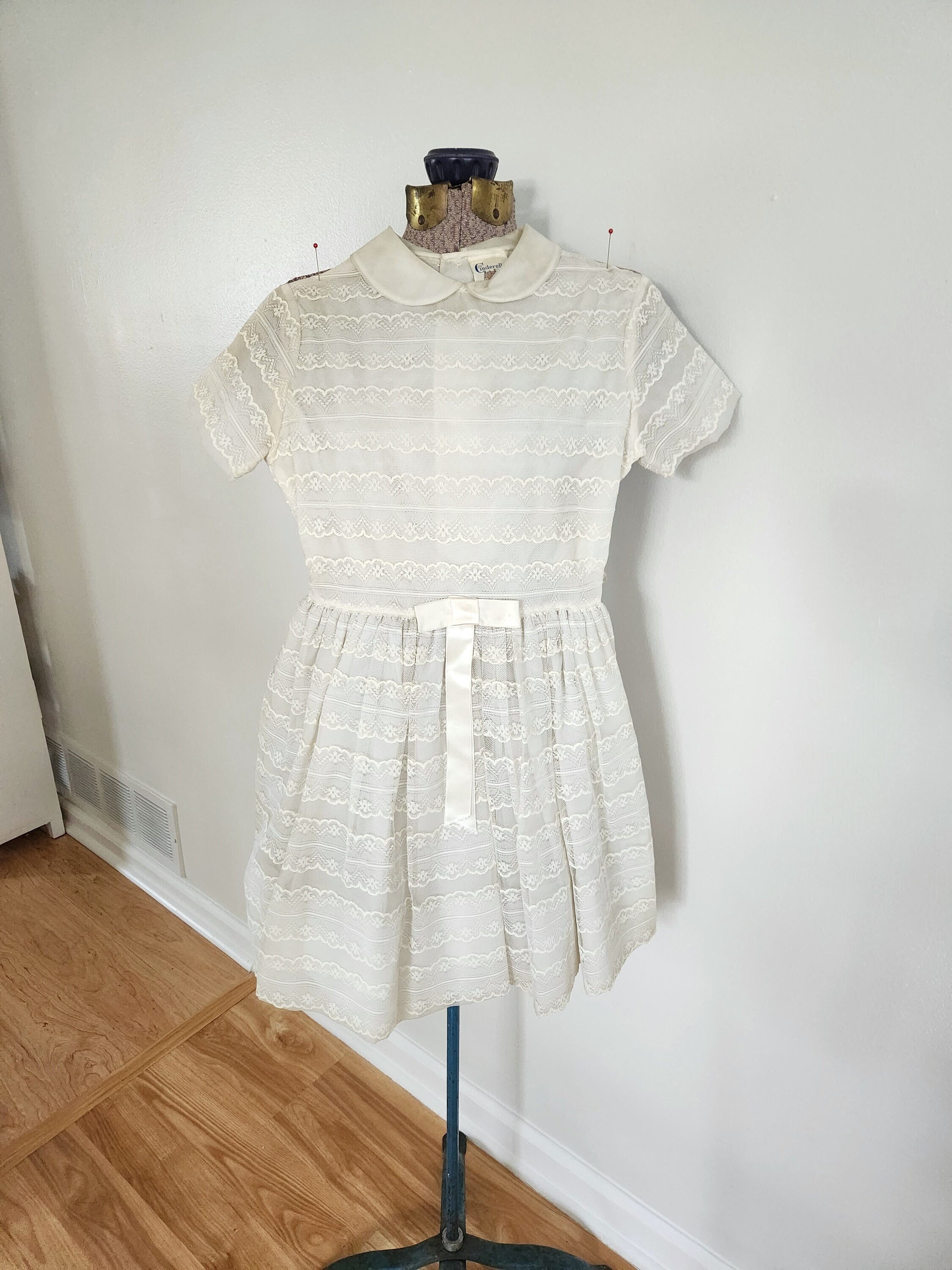 【COAST】Lace Peter Pan Collar Dress レースドレス Cute Off White Lace Dress, Off White Lace Peter Pan Collar