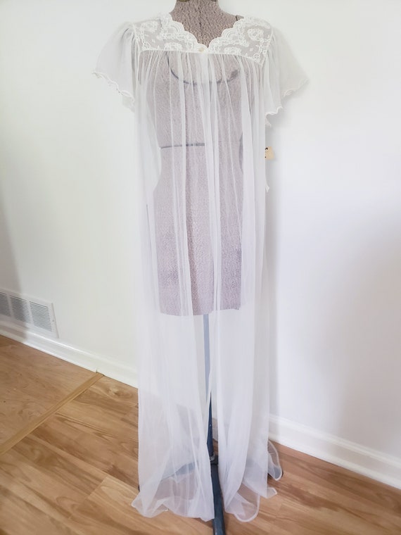 Vintage Gilead Sheer White Peignoir Robe with Lac… - image 2