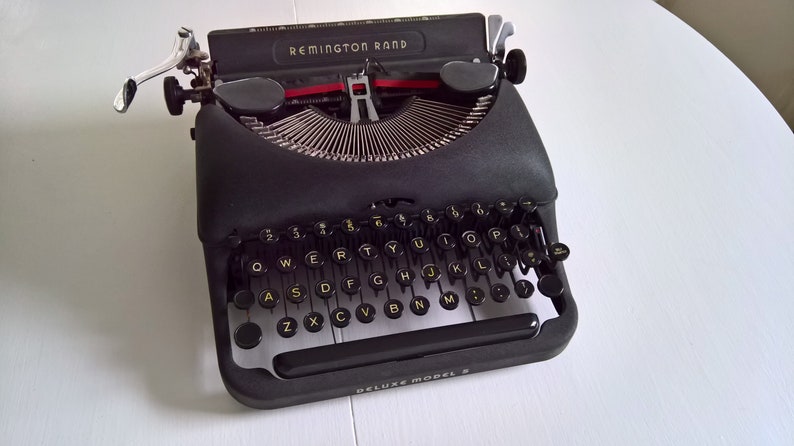 - Vintage Remington Rand Deluxe Model 5 Typewriter Typist Machine Portable Manual Beautiful Industrial Journalist Office 1940/'s Home Decor