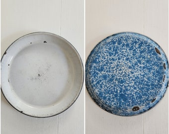 Plat à tarte ancien en étain bleu et blanc émaillé avec éclaboussures de marbre - décoration de cuisine de ferme classique vieillie rustique vintage - émaillé couleur