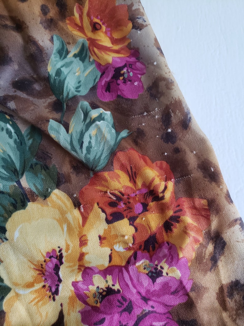Groovy 70/'s Summer Retro 1970/'s Nightie Pajamas Comfortable Clothing - - Vintage Roaman/'s Floral /& Leopard Print Muumuu Cover Up Dress