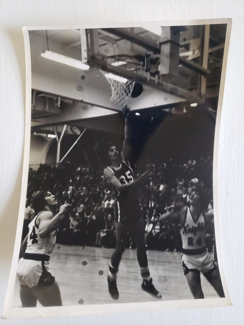 Retro Americana 70/'s Sports Photography Action Shots Kids Room Decor - Vintage 1970/'s High School Basketball Black /& White Photographs