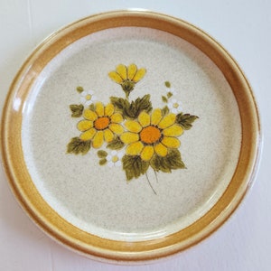 Vintage Mikasa Stone Manor Yellow Daisy Melissa Pattern Small Plate ONE PIECE Retro 1970s Daisy Flower Salad Dessert Dish 70s Cottage image 3