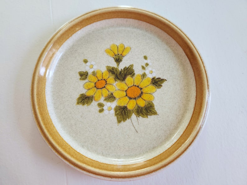 Vintage Mikasa Stone Manor Yellow Daisy Melissa Pattern Small Plate ONE PIECE Retro 1970s Daisy Flower Salad Dessert Dish 70s Cottage image 3