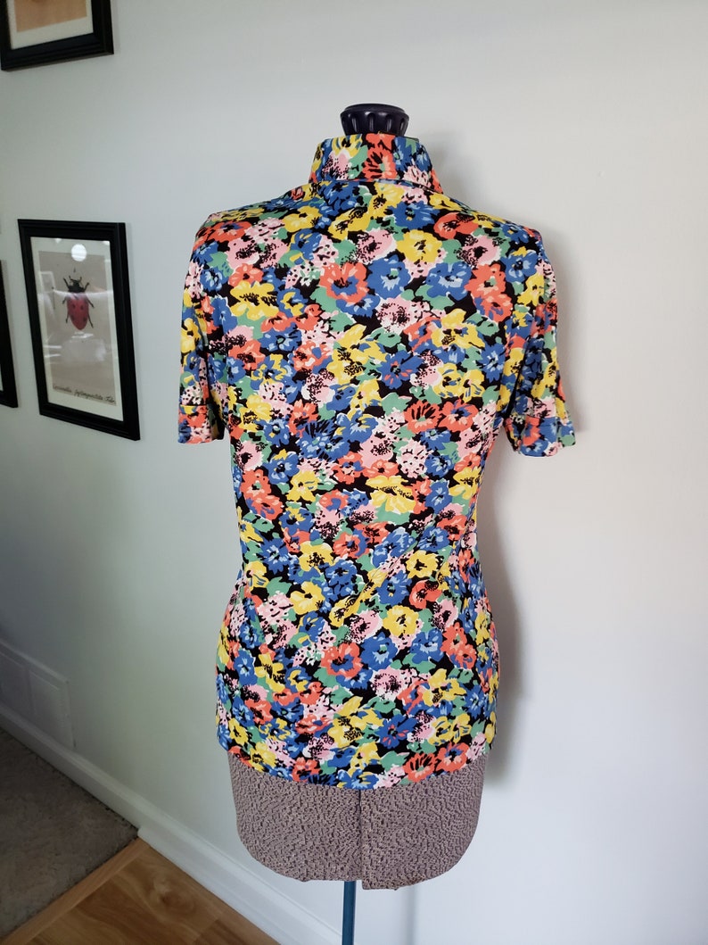 Elles Belles Knits Funky Floral Fun Pattern - Retro Groovy Unique Disco Fashion Clothing - Vintage 1970/'s Novelty Print Dress Shirt -
