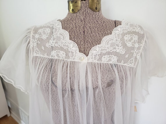Vintage Gilead Sheer White Peignoir Robe with Lac… - image 4