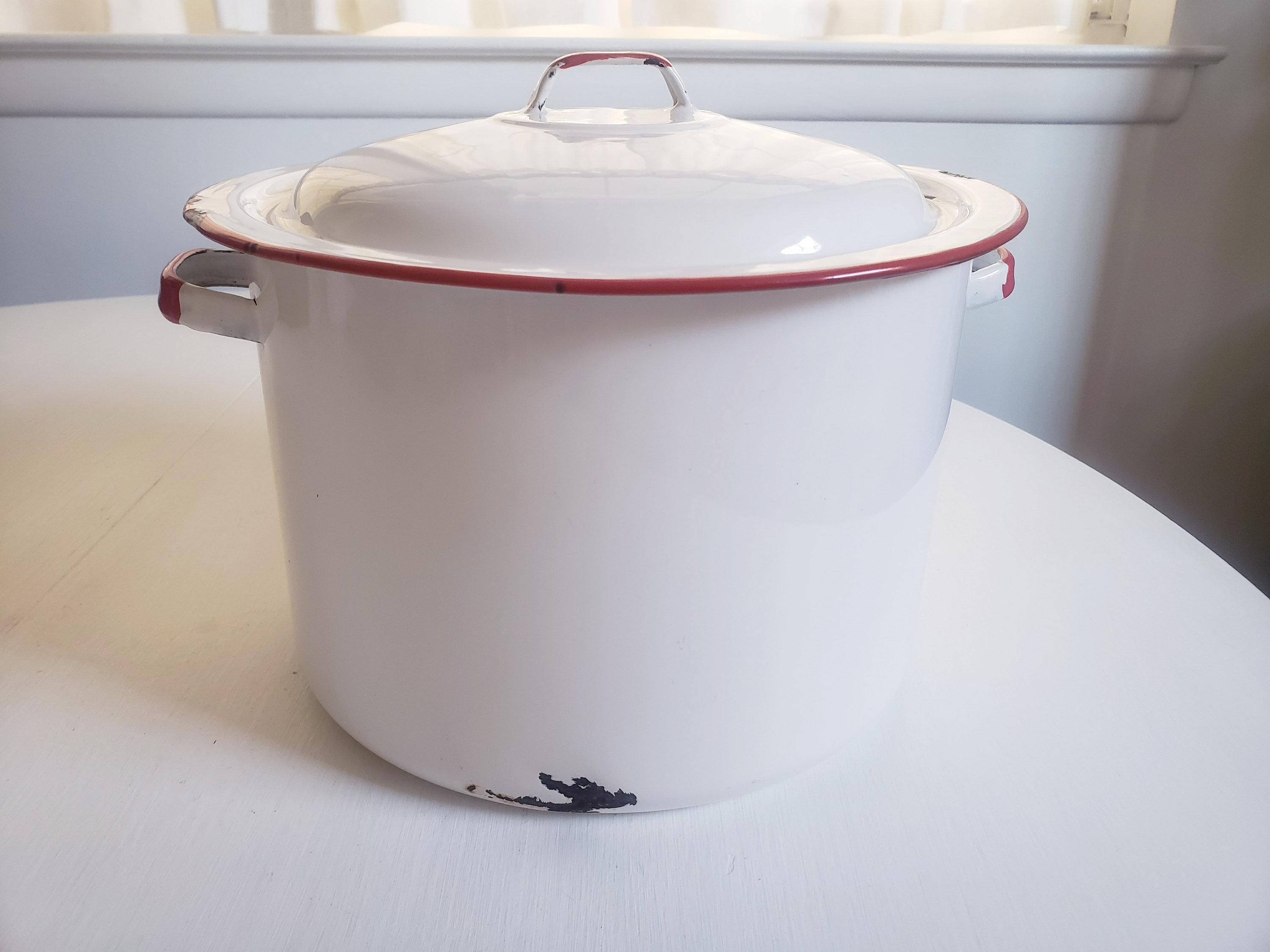 Vintage White & Red Enamel Pot With Lid --- Retro Colorful Enamelware ...