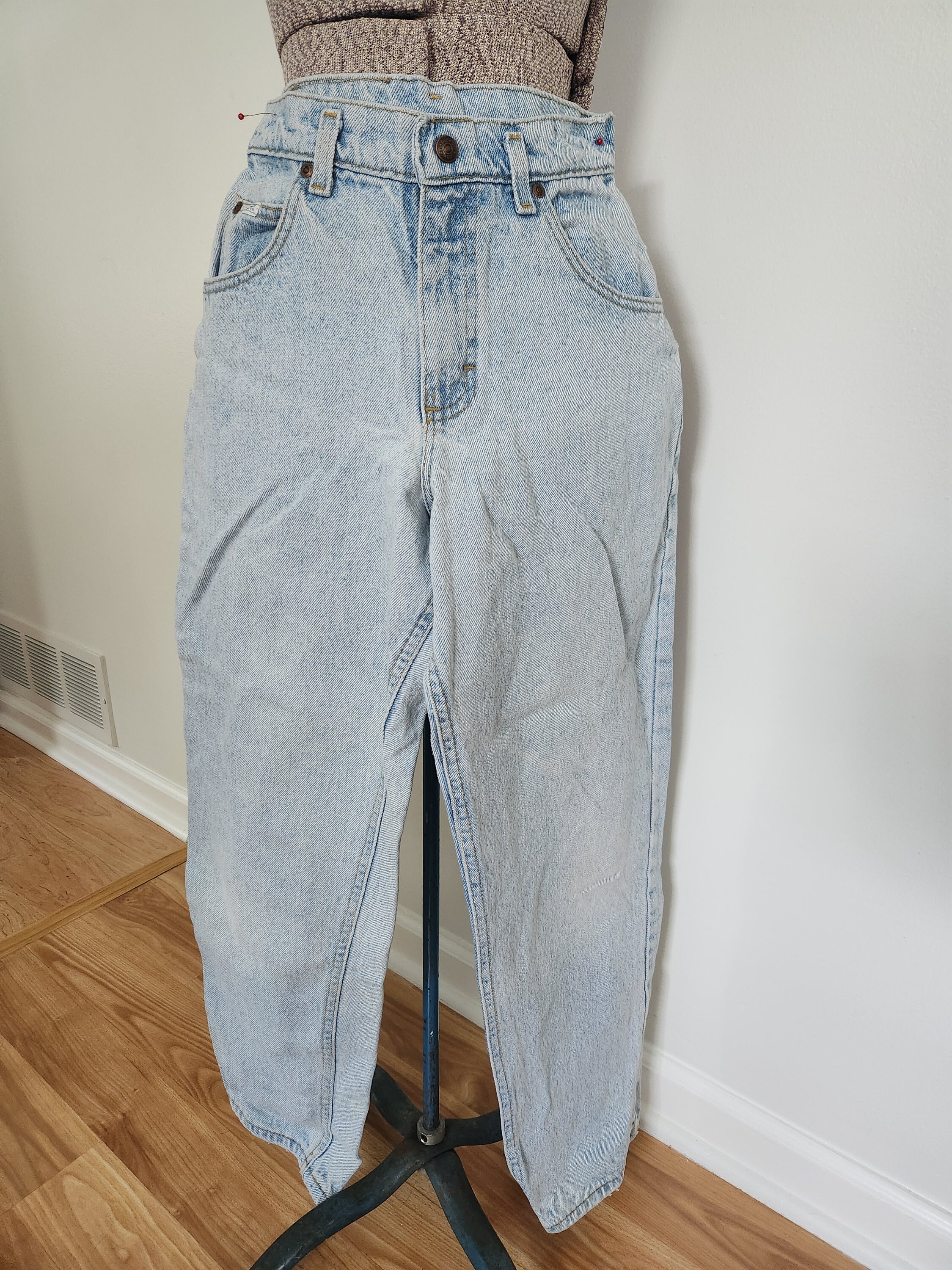Vintage Lee Genuine Jeans --- Retro 1980s 1990s Distressed Vintage Lee Genuine Jeans --- Retro 1980s 1990s Distressed
