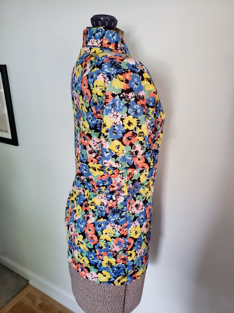 Elles Belles Knits Funky Floral Fun Pattern - Retro Groovy Unique Disco Fashion Clothing - Vintage 1970/'s Novelty Print Dress Shirt -