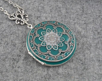 Vintage Jade Enamel Locket. Filigree Locket. Gift For Women.