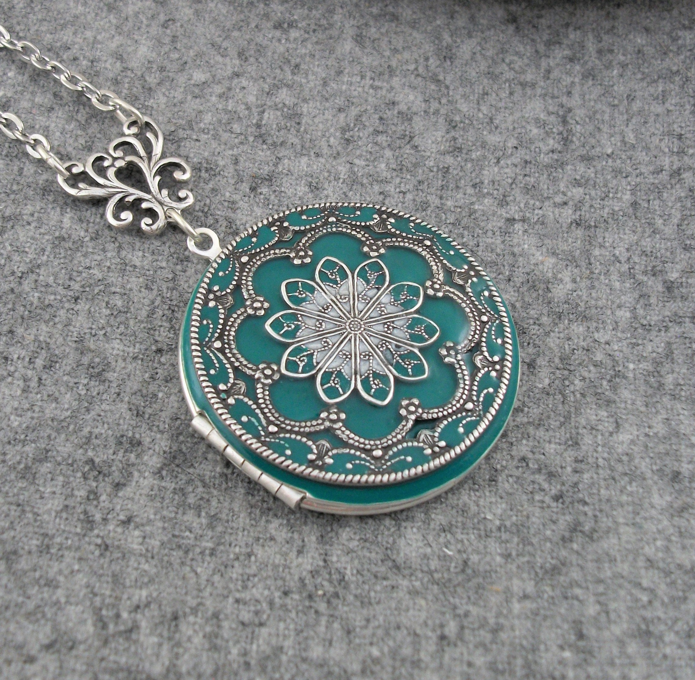 Large Vintage Locket. Jade Enamel Filigree Locket. Gift For Women.
