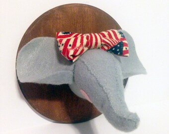 Bow add-on for faux taxidermy felt animals