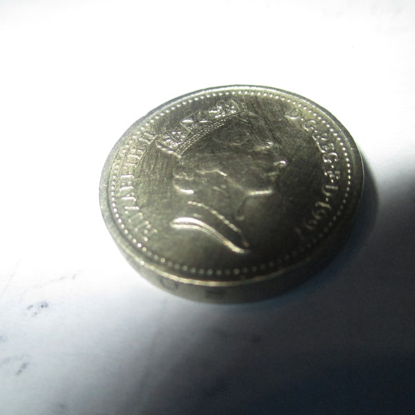 Elizabeth 2  D-G-Reg-F-D- 1997 3 Lions One Pound Coin